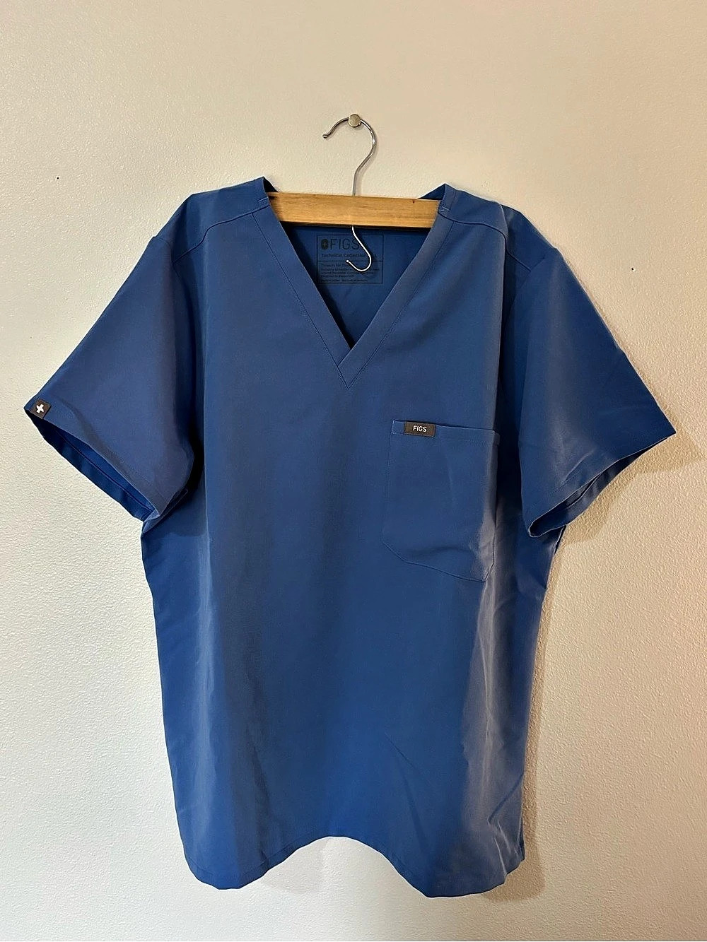 FIGS Catarina One-Pocket Scrub Top V-Neck Ceil Blue Large NWOT